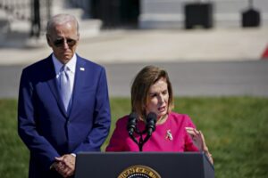 Nancy Pelosi Urges Biden Promptly Decide on Presidential Race