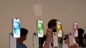 Apple’s iPhone 16 Mixed Consumer Reception Investor Confidence